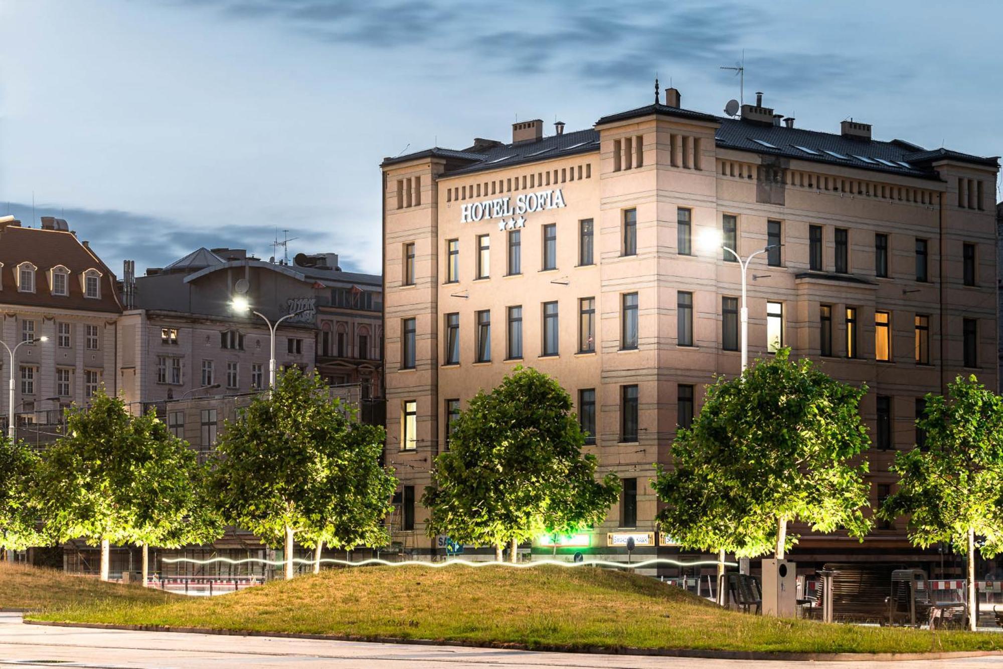 Hotel Sofia By The Railway Station Wroclaw Room photo